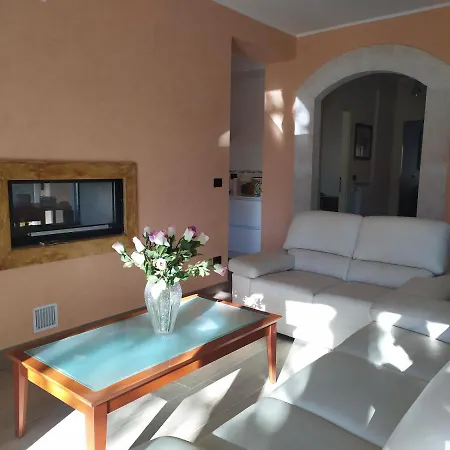 Pianadinavellihouse2 Daire *
